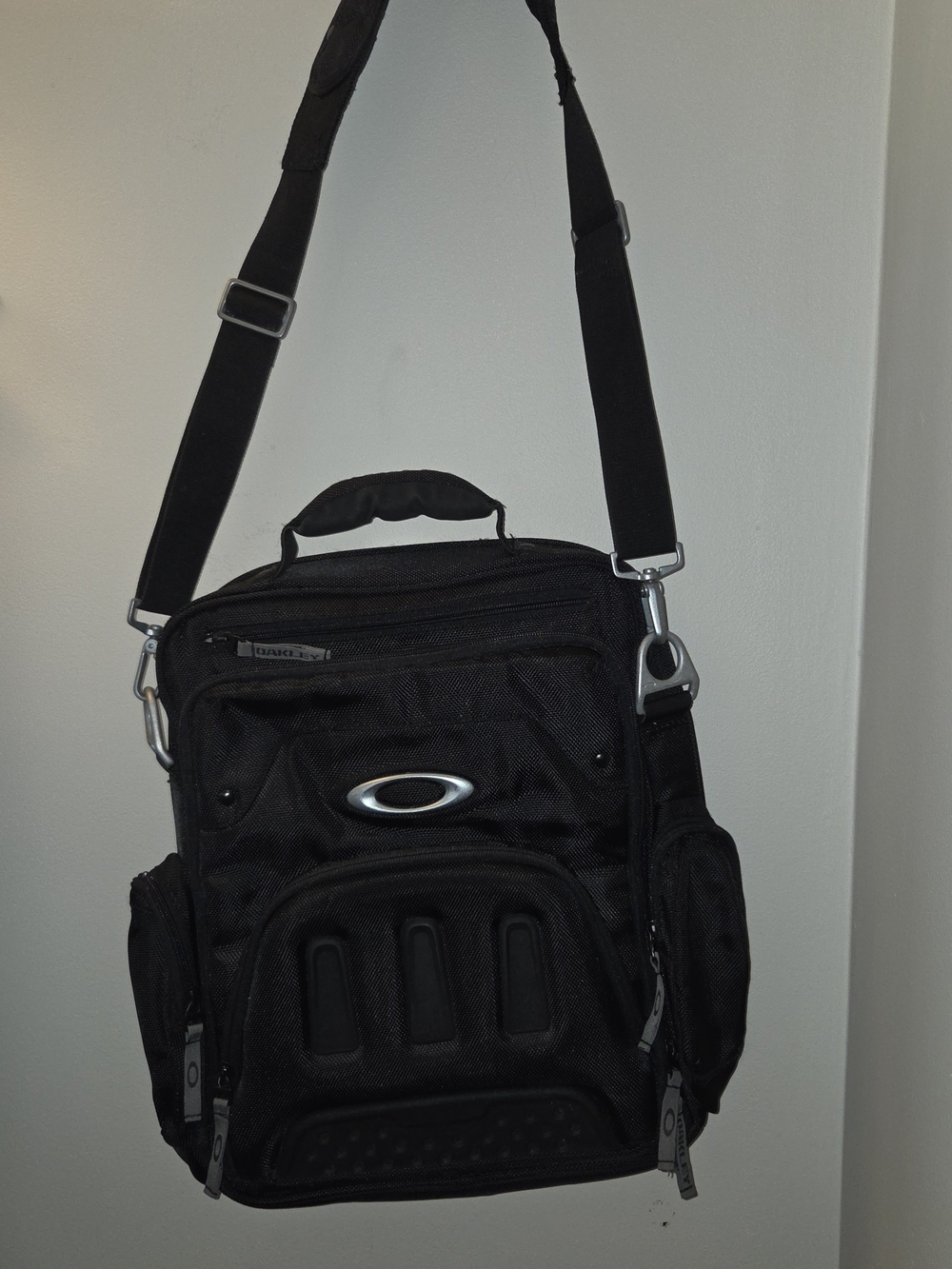 Oakley Vertical Compact Messenger Bag with Shoulder Strap Utility Tactical Y2k